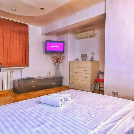 Apartment Grand Doamnei2 *