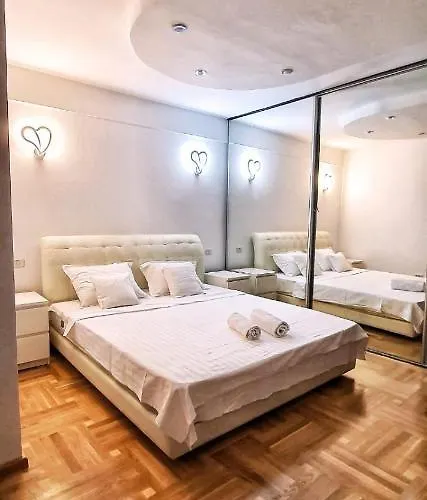 Апартаменти Grand Doamnei2 *