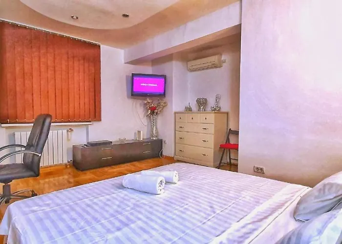 Apartament Grand Doamnei2 *